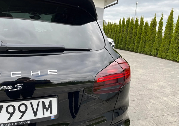 Porsche Cayenne cena 209000 przebieg: 104000, rok produkcji 2017 z Rzgów małe 497